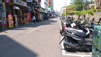臺中市政府全球資訊網 市政新聞 一中商圈實施機車停車收費民眾久佔停車格情況改善