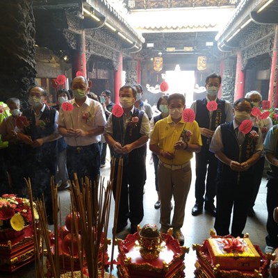 中市挺在地花農 八廟宇聯名力推火鶴花祈福