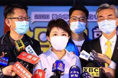 市長盧秀燕今(21)日宣佈支持畢業典禮照常舉辦,要讓孩子有個美好回憶,後續視疫情發展彈性調整,做萬全準備