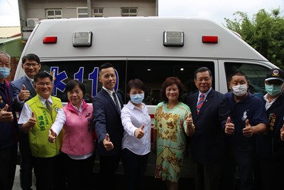 明昌公司熱心贈高頂救護車 盧市長感謝企業造福社會