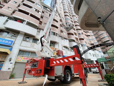 提升消防安全! 中市消防局辦大樓火災搶救訓練