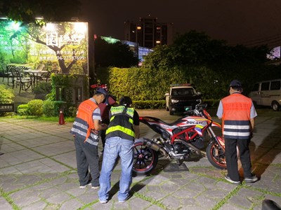 重機界法拉利也難逃! 中市警一分局鐵腕稽查