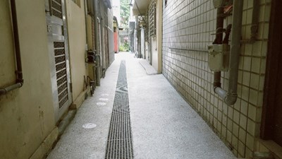 自強街38號旁後巷,施作污水接管後煥然一新