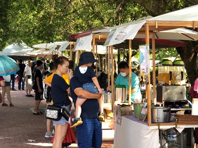 台中市政府客委會自7月5日起至今(19)日連續三個周末,在東勢客家文化園區舉辦「109年客家嘉年華-假日市集」