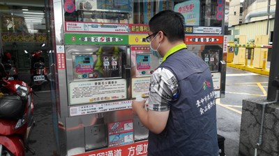 確保盛裝飲用水衛生安全 中市修正食品安全衛生管理自治條例