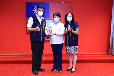 積極推動中市自殺防治工作 衛生局獲衛福部績效卓著獎