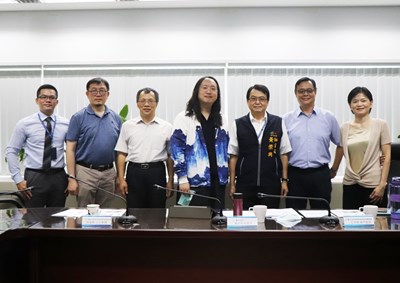 邁向智慧城市願景 中市府向唐鳳與數位專家取經!