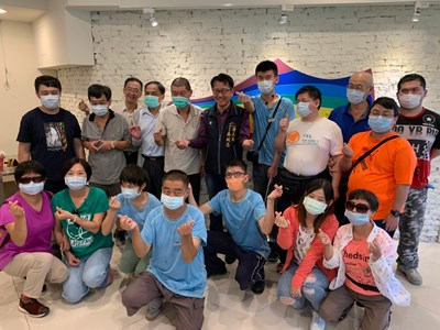 異業交流提升市場競爭力 視障按摩師參訪庇護工場、青創基地
