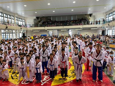全國武聖菁英盃跆拳道錦標賽在僑仁國小品勢競技