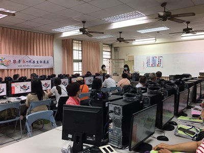 中市影片教學研習 志工化身製作人記錄長者美好時刻