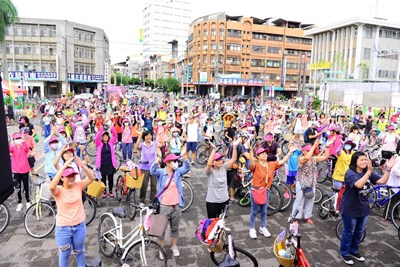 帶動女性運動 中市自行車漫遊東勢登場