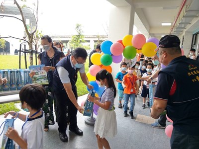 中市廍子國小校舍啟用 喜迎新生入學