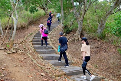 漫步台中大肚區長城步道 自然森活fun心遊