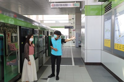 為提供市民與旅客更完善服務,台中捷運公司預計10月成立中捷志工隊,協助站內引導、諮詢及緊急狀況處理