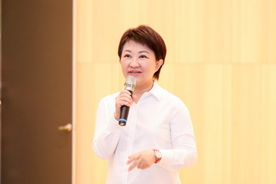 台中全國首創! 盧市長宣布獎勵教師全時進修研究