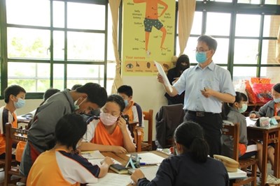 全國首創! 中市獎勵績優教師帶職帶薪進修