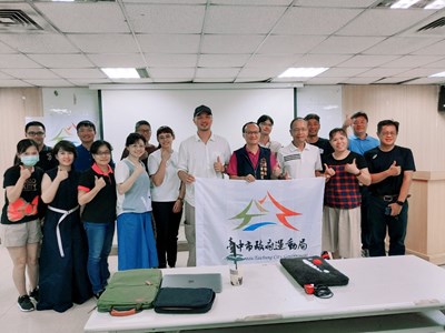 推廣台中迷你足球!11月起巡迴校園專業指導