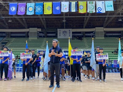 中區大學籃球聯賽今晚開戰 中市運動局長為選手加油