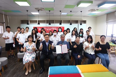 文華高中與緬因中央中學簽定合作備忘錄 學生升學管道更多元