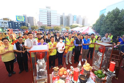梧棲真武宮南巡 盧市長接駕為台中祈福