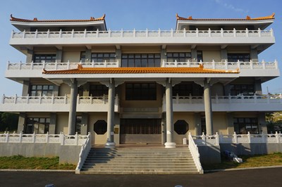 中市明年編列8千萬元擴增塔位(圖為烏日區第九公墓納骨塔功德二堂)