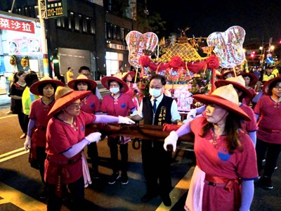 旱溪媽祖遶境回鑾 民政局長接駕安座