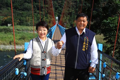 兼具實用與觀光的打卡景點!盧市長視察台中最長美橋「白鹿吊橋」