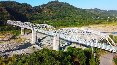 中市后豐鐵馬道花梁鋼橋橋柱修復完工 重現百年歷史建築風華