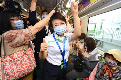 台中捷運今起免費試營運一個月 盧市長視察邀全民體驗