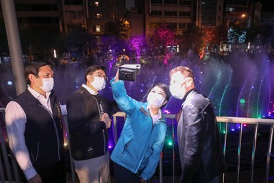 台中首推耶誕水舞燈光秀  盧市長：歡迎來打卡