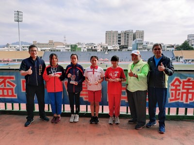 運動局長李昱叡今日出席豐原區體育場頒發團體總錦標獎,他肯定基層選手的優秀表現,期勉繼續努力,未來參加全國性賽事爭取更高榮譽。
