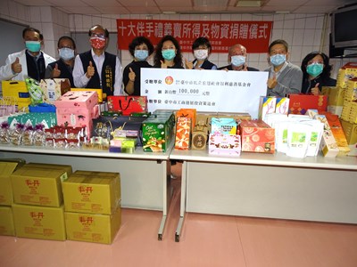 愛心暖流不斷 工策會十大伴手禮義賣支持公益