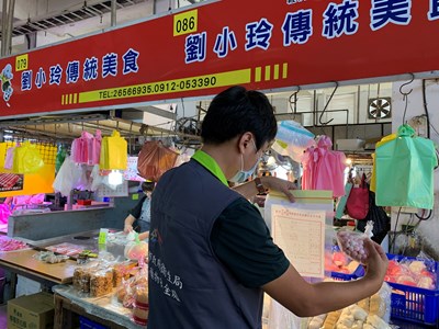 冬至即將到來,台中市食品藥物安全處為確保民眾能安心享用湯圓,除分析並加強高風險業者抽驗外