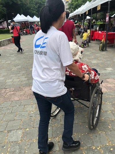 台中市勞工局呼籲民眾留意,有外籍看護工協助照護需求應合法申請聘僱。