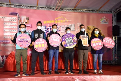 中市府新年送大禮 女麗購首位汽車、鑽戒得主誕生