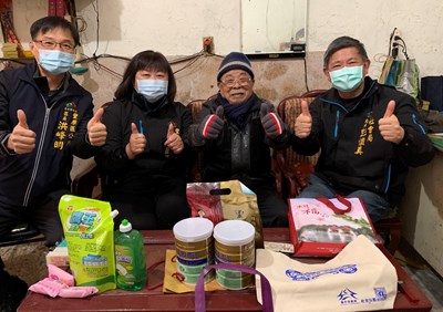 林蘭生基金會捐暖被 中市社會局感謝各界愛心守護獨居長者