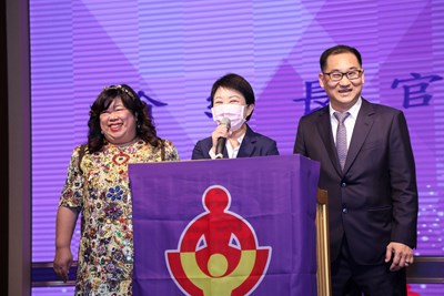 市長盧秀燕感謝協會在疫情中臨危不亂,與市府團結合作度過難關