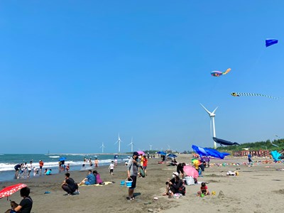 大安濱海冬季風強浪大 中市觀旅局籲注重水域遊憩安全