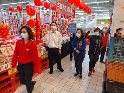 防疫不鬆懈 中市府賣場防疫宣導