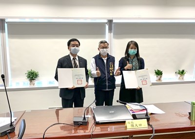 感謝企業熱心贊助 中市府表揚中央公園啟用推手