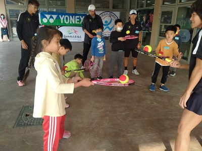 中市迷你網球免費體驗 培養幼童運動興趣