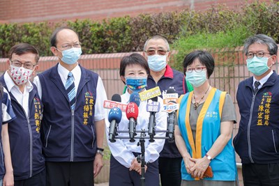 視察校園節水情形 盧市長籲各校共同節約用水