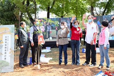 中市府與台積電合作於后里森林園區植樹