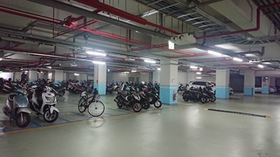 各大專院校及大型服務業的支持響應,除汰換老舊耗能燈具及空調 (2)