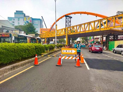 潭心自行車天橋施工 4月23日-5月5日潭子中山路三段部分路段南北單向通行 (1)