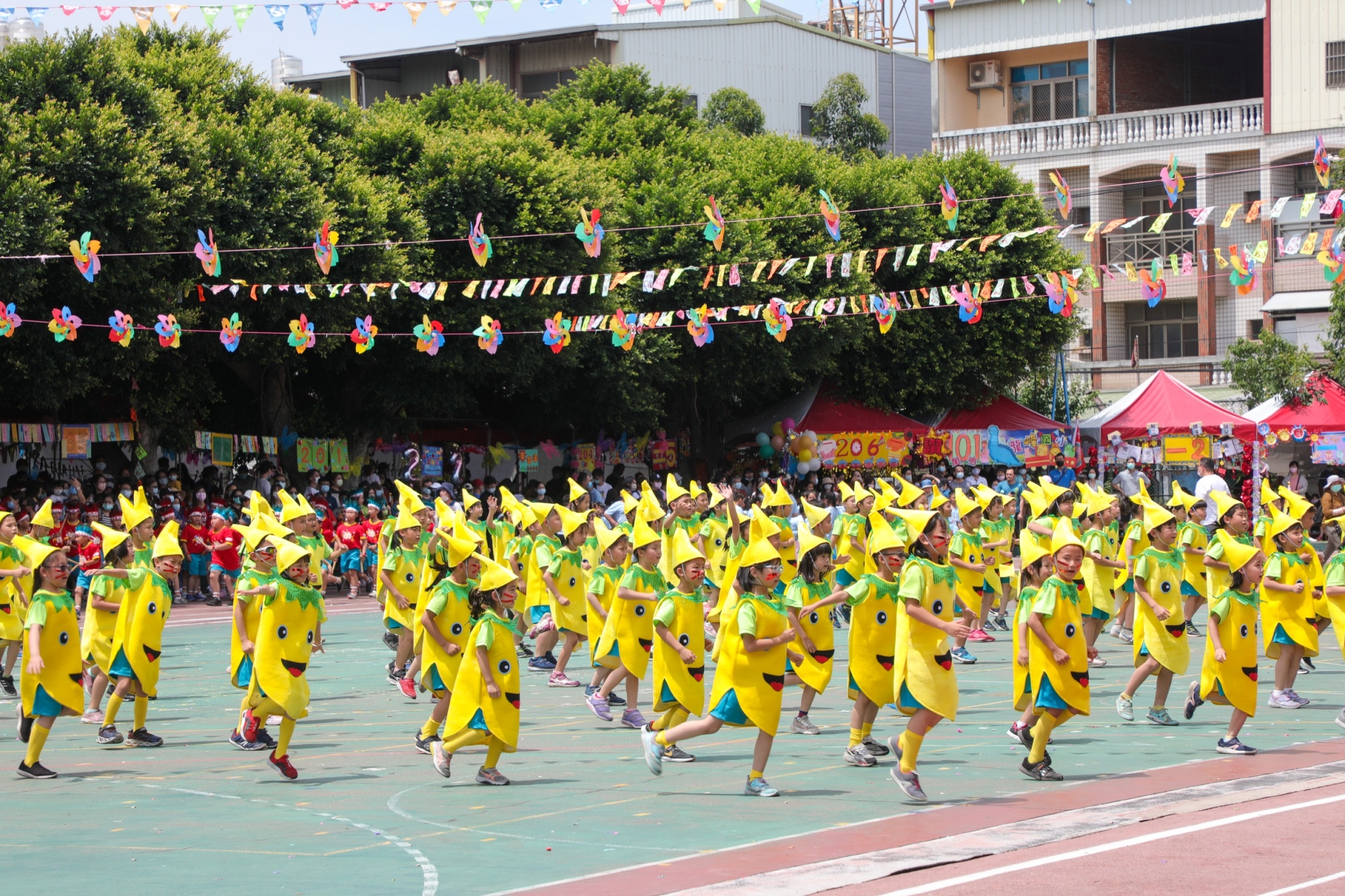 臺中市政府全球資訊網 市政新聞 龍峰國小百年校慶盧市長 百尺竿頭更進一步