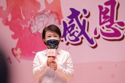 盧市長表示,身為六都唯一女性市長,同時也是一位媽媽,她也將在各項施政上捍衛台中市、永遠守護市民