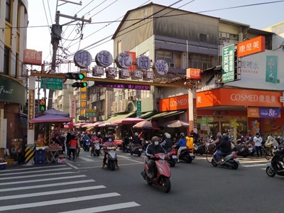 經發局表示，明道花園城攤販集中區許可期間自110年5月10日至116年5月9日止，共計6年