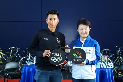 市長盧秀燕為馮俊凱前進東京奧運加油。
