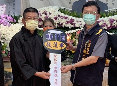 陳姓市民捐贈救護車 中市府感謝善行義舉